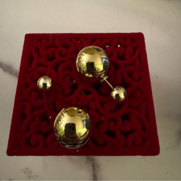 ⚜️3 for $30⚜️ Vintage Double Sided Gold Tone Ball Stud Earrings - Picture 5 of 12